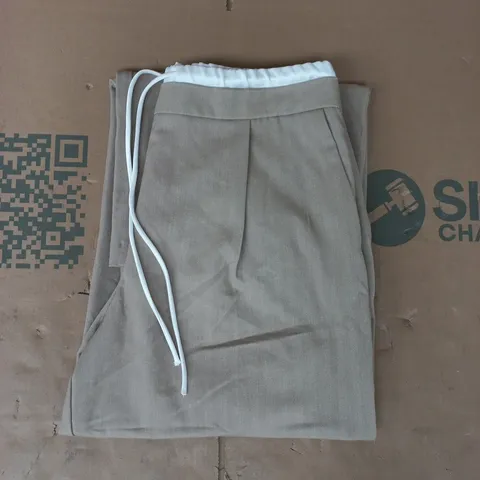 ZARA TROUSERS IN BEIGE SIZE MEDIUM