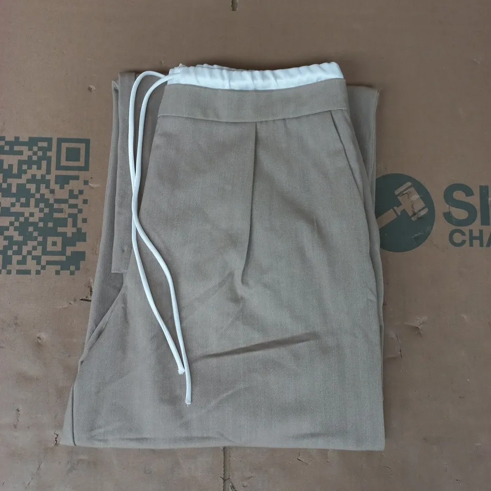ZARA TROUSERS IN BEIGE SIZE MEDIUM