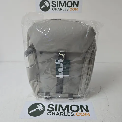 BAGGED MOUS STONE PROTECTIVE LID BACKPACK IN A GREY