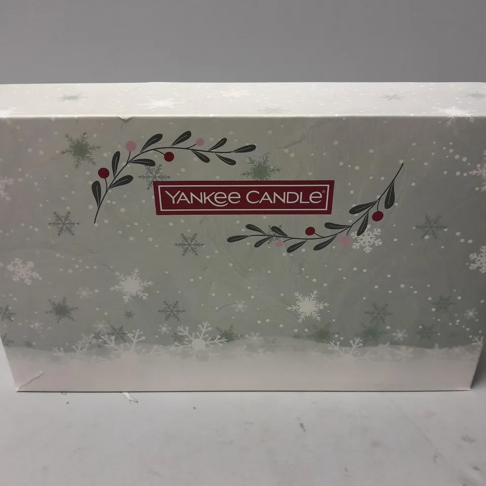 BOXED YANKEE CANDLE GIFT SET 12 FILLED VOTIVE CANDLES