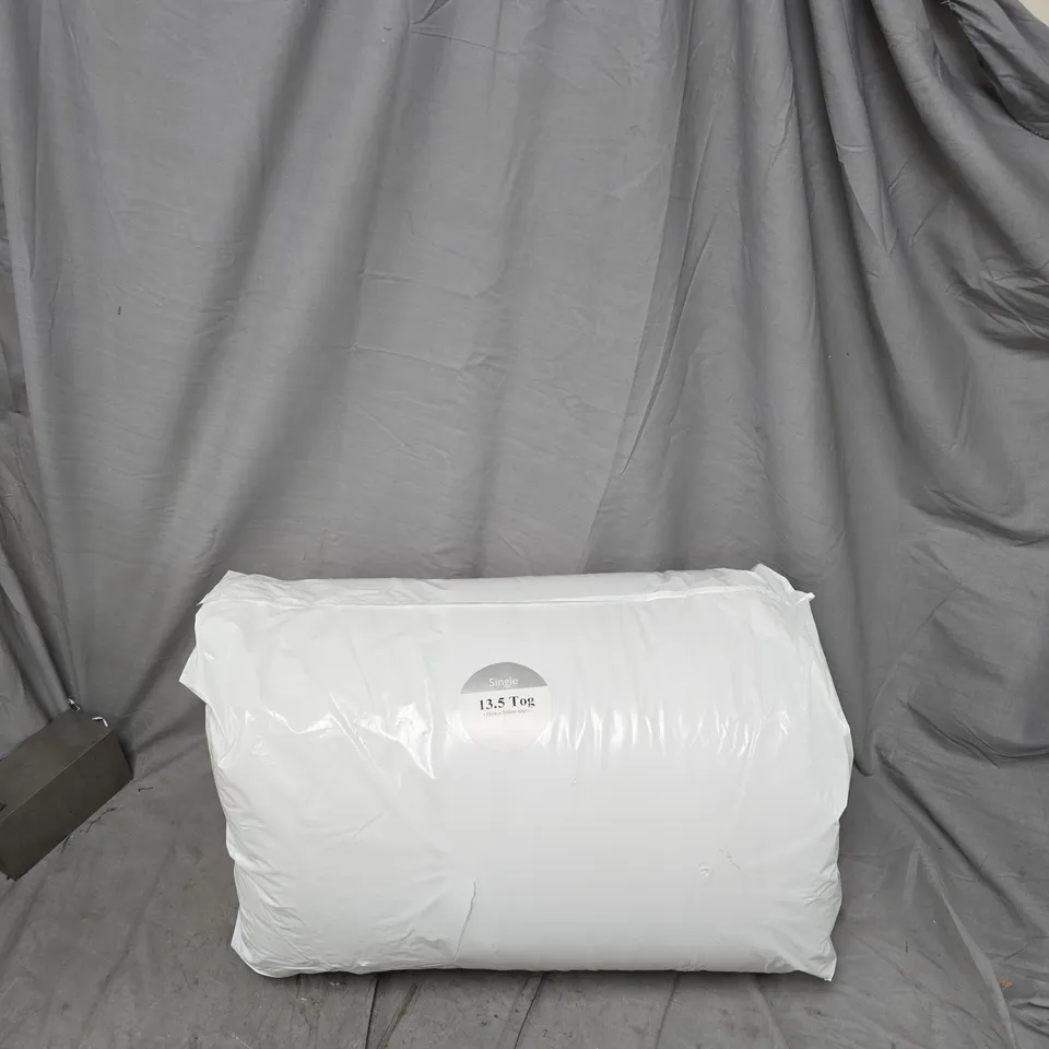 SINGLE DUVET 13.5 TOG – 135CM X 200CM (APPROX)