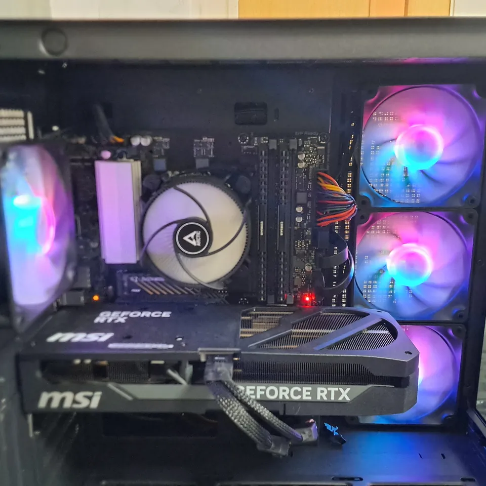 STORMFORCE FV150 GAMING DESKTOP - GEFORCE RTX 5070 TI, INTEL CORE I5, 32GB RAM, 2TB SSD - BLACK