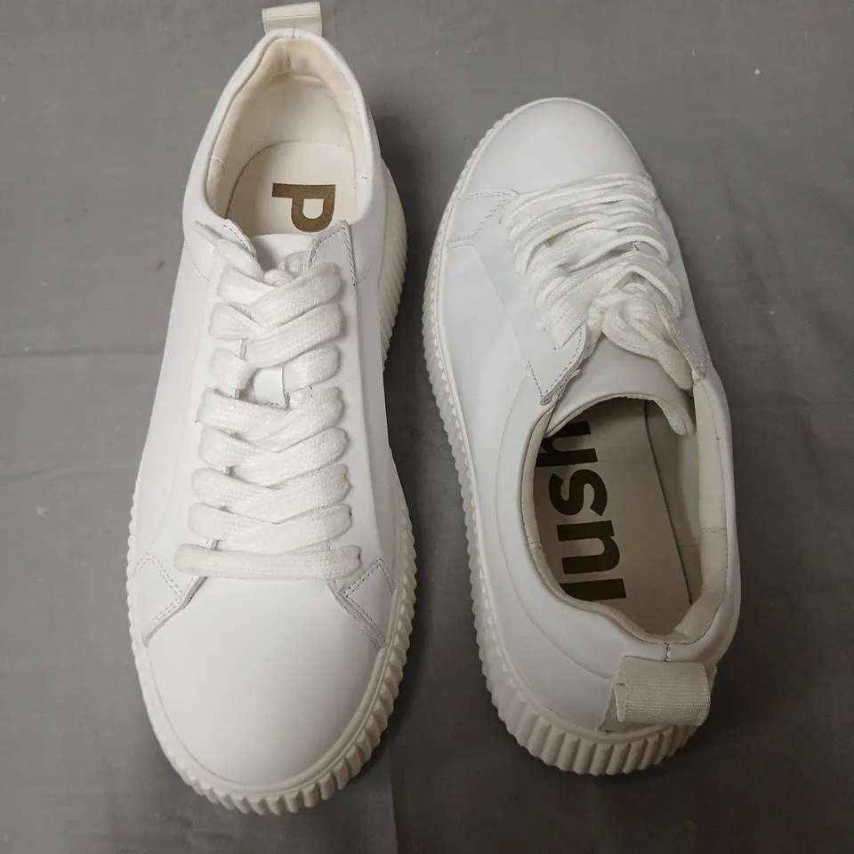 PAIR OF HUSH PUPPIES WHITE CHUNKY SOLED TRAINERS IN WHITE - 39