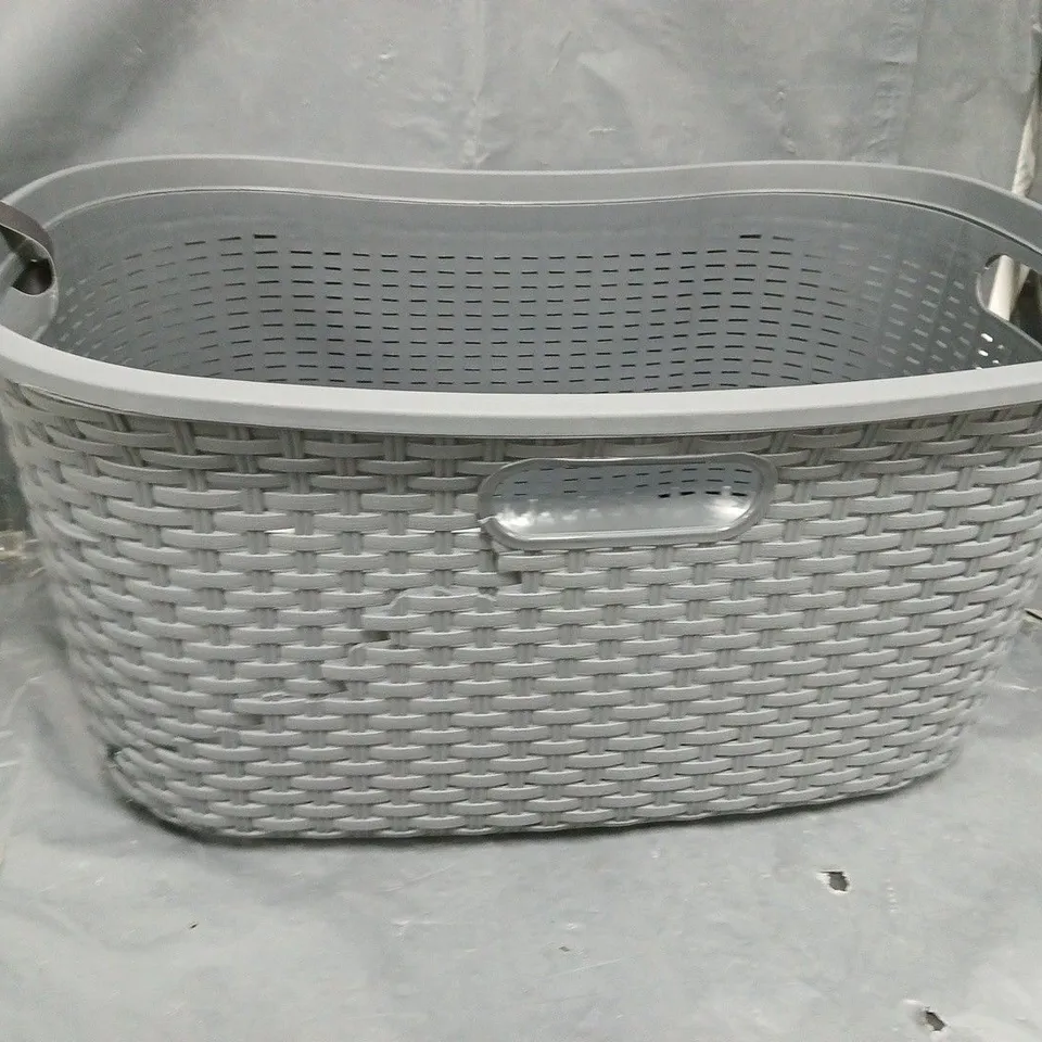 ADDIS RATTAN HIPSTER LAUNDRY BASKET