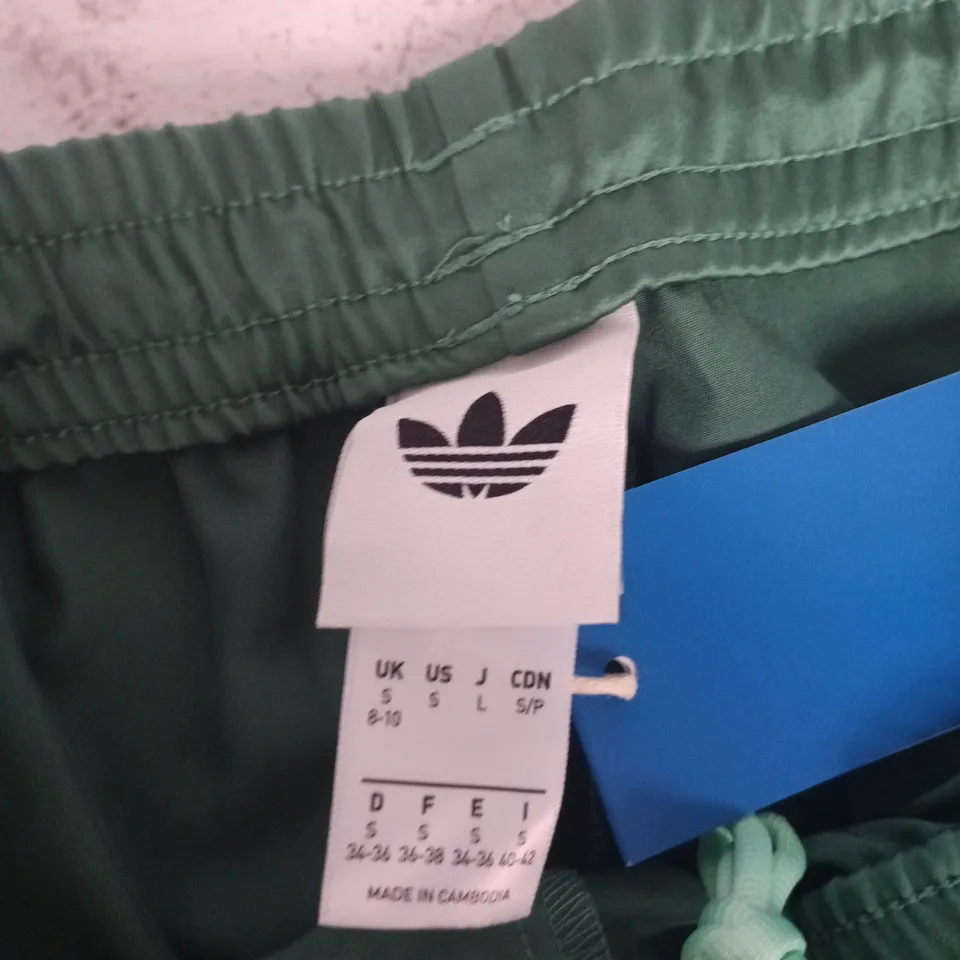 ADIDAS GREEN SHORTS – UK SMALL (S) WITH DRAWSTRING