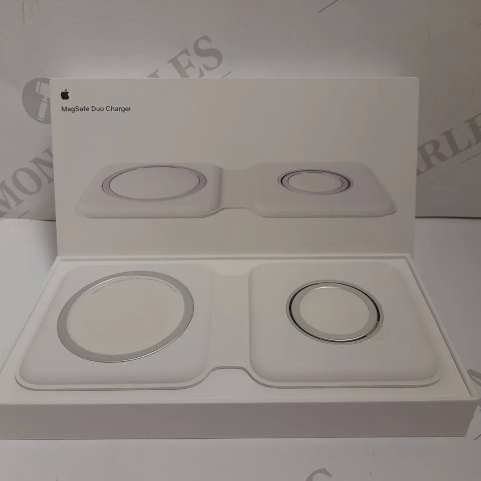 APPLE MAGSAFE DUO CHARGER  RRP £129