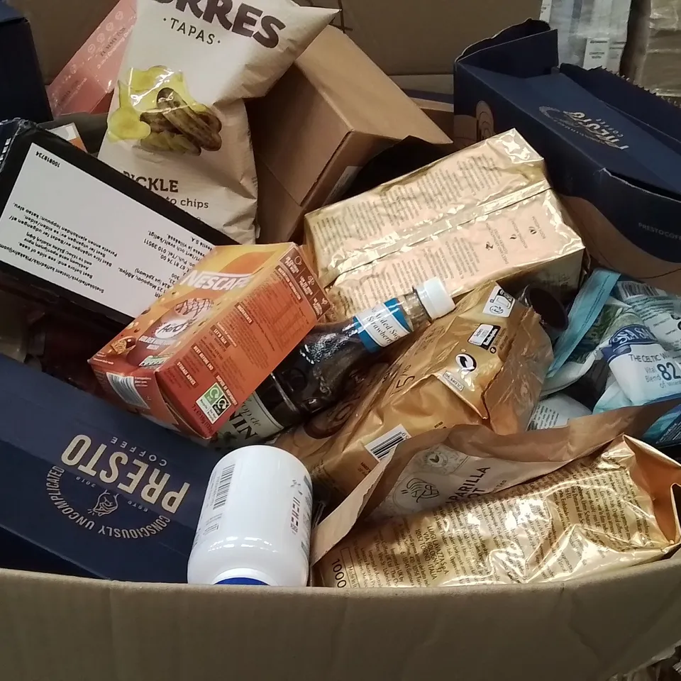 PALLET CONTAINING A LARGE QUANTITY OF FOOD PRODUCTS AND ITEMS TO INCLUDE;;FUEL VANILLA PROTEIN SHAKES,NESCAFE COFFEE PODS,BENDICKS MINT CHOCOLATE COLLECTION,MARTINS CHRISTMAS SET