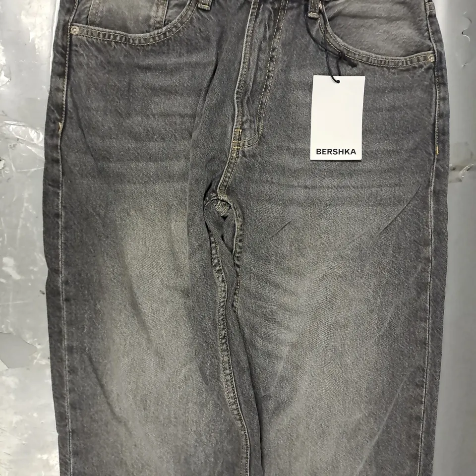 BERSHKA 90S STRAIGHT LEG JEANS IN GREY SIZE 31