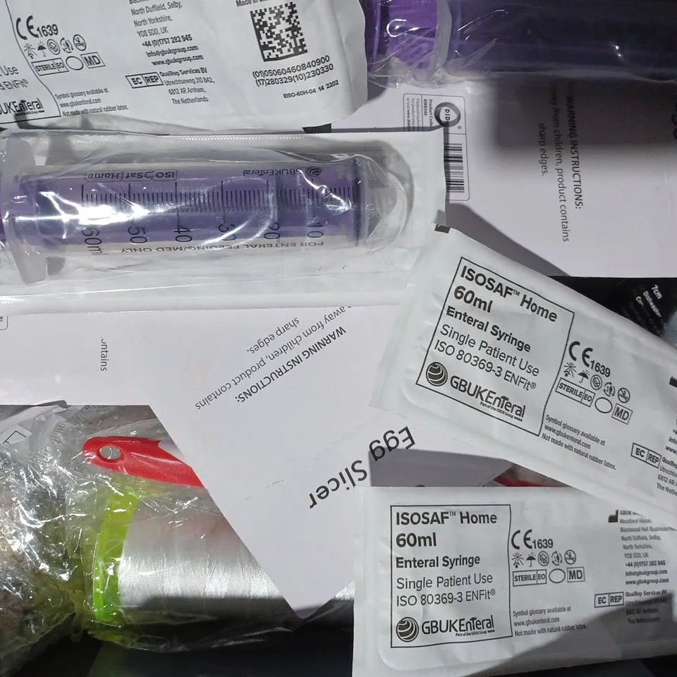 APPROXIMATELY 15 ASSORTED HOUSEHOLD ITEMS TO INCLUDE CONTINENTAL TYPE R37SN PROPANE 27 MBAR, CAN OPENER, ETC