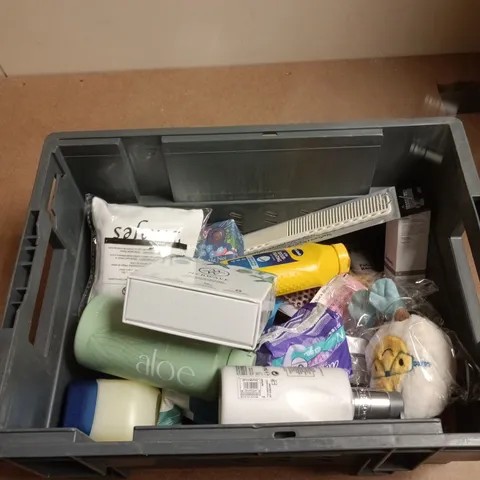 BOX OF APPROXIMATELY 10 ASSORTED BEAUTY PRODUCTS INCLUDING MERWAVE QUICK DRYING HAIR WRAP, FS HAND AND BODY LOTION AND ALWAYS DAILY