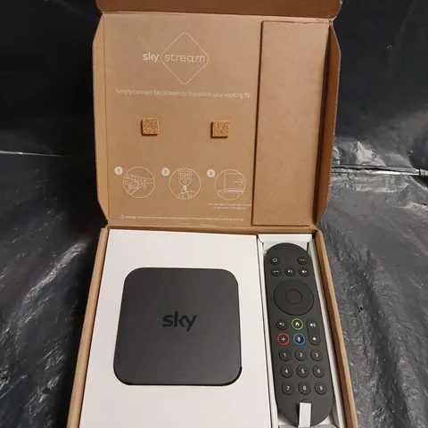 SKY STREAM SET-TOP BOX WITH REMOTE – BOXED