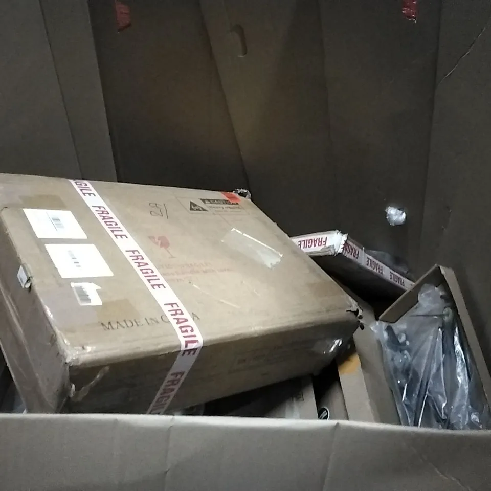 PALLET CONTAINING ASSORTED PRODUCTS INCLUDING LED MIRROR LIGHT, STEAM CLEANER, AUTO CAT LITTER BOX & EINHELL COFFEE MACHINE