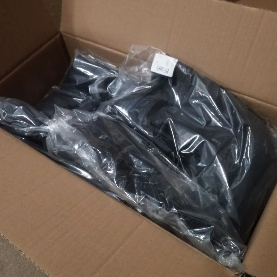 BOX CONTAINING APPROXIMATELY 5 SIMPLY BE SKINNY LEGGINGS IN BLACK - SIZE 32L