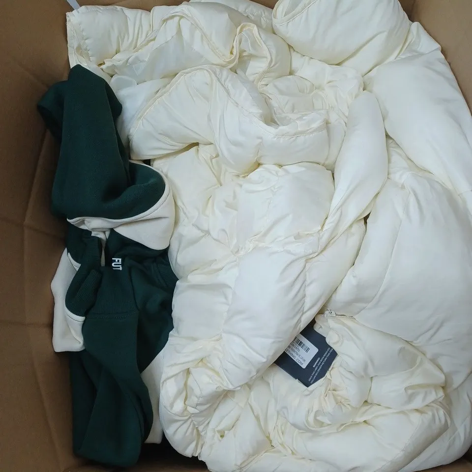 BOX OF APPROX. 50 ASSORTED CLOTHING VARYING IN SIZE/COLOUR/STYLE TO INCLUDE:  TOPS, TROUSERS, JUMPERS