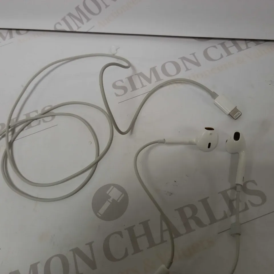 APPLE WIRED EARPHONES