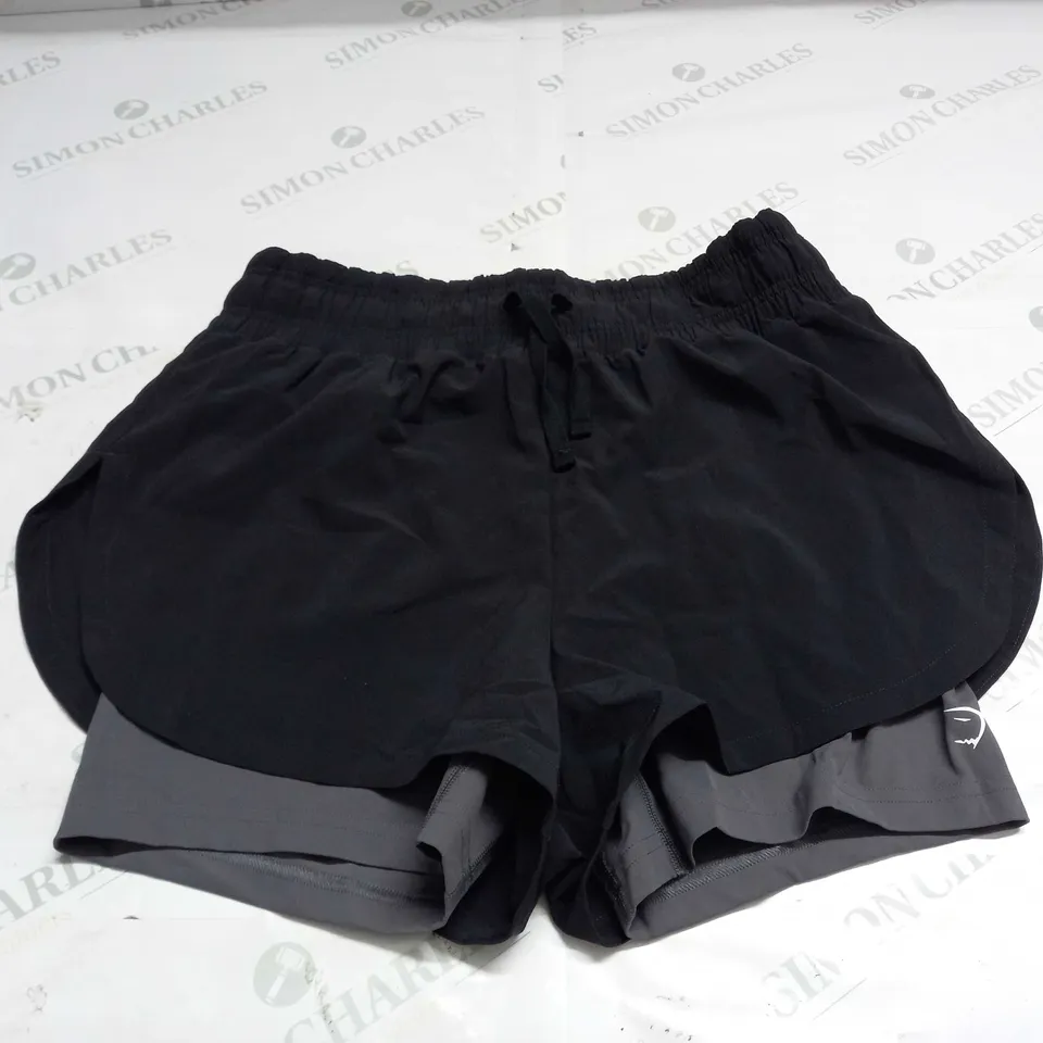 GYMSHARK TRAINING SHORTS SIZE M