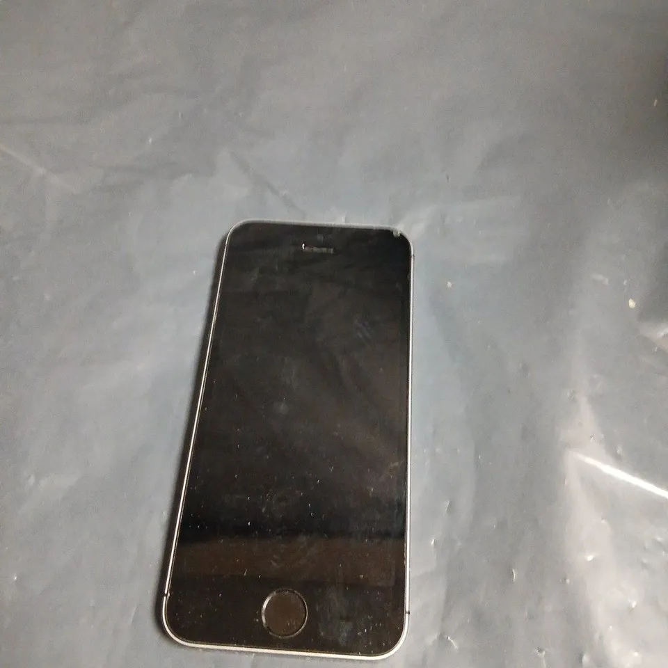 APPLE IPHONE – SILVER