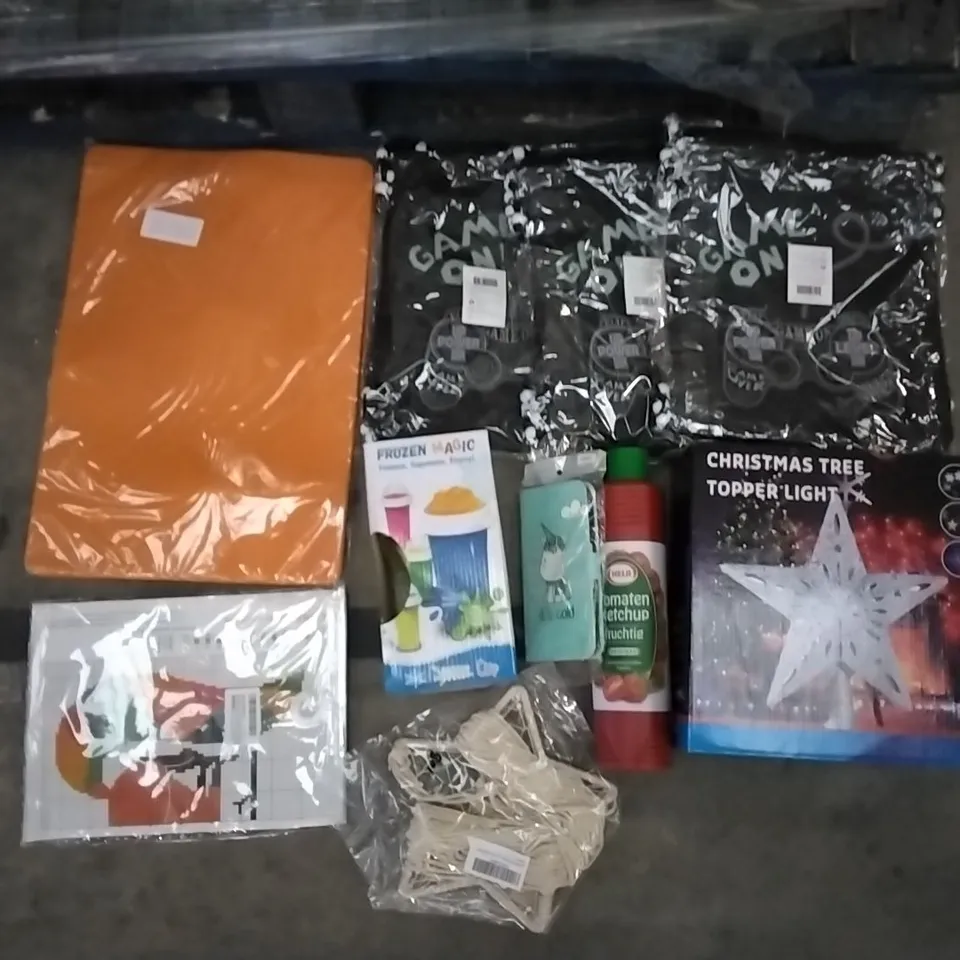 PALLET OF ASSORTED ITEMS INCLUDING LED HEADLAMP, SAMHITA STAR DREAMCATCHER, CHRISTMAS TREE TOPPER LIGHT, HELA TOMATO KETCHUP, FROZEN MAGIC SQUEEZE CUP, JUVALE PARTY FAVOR BAGS