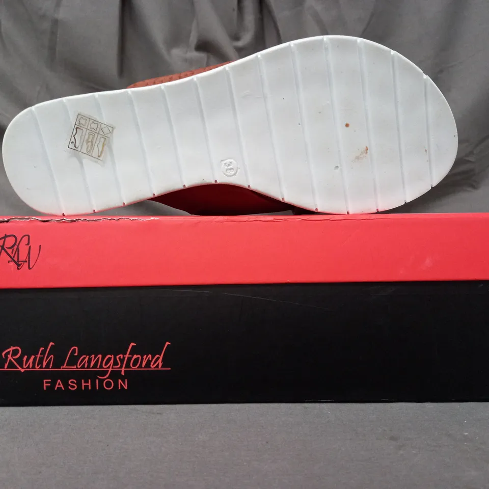 BOXED PAIR OF RUTH LANGSFORD FLAT SANDALS IN TAN SIZE 5