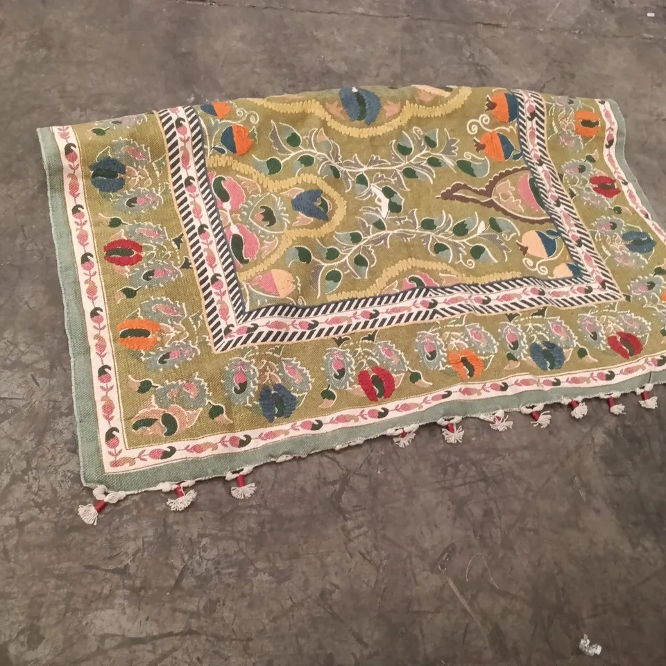 STILLAGE TO CONTAIN APPROXIMATELY 19X DESIGNER AREA RUGS