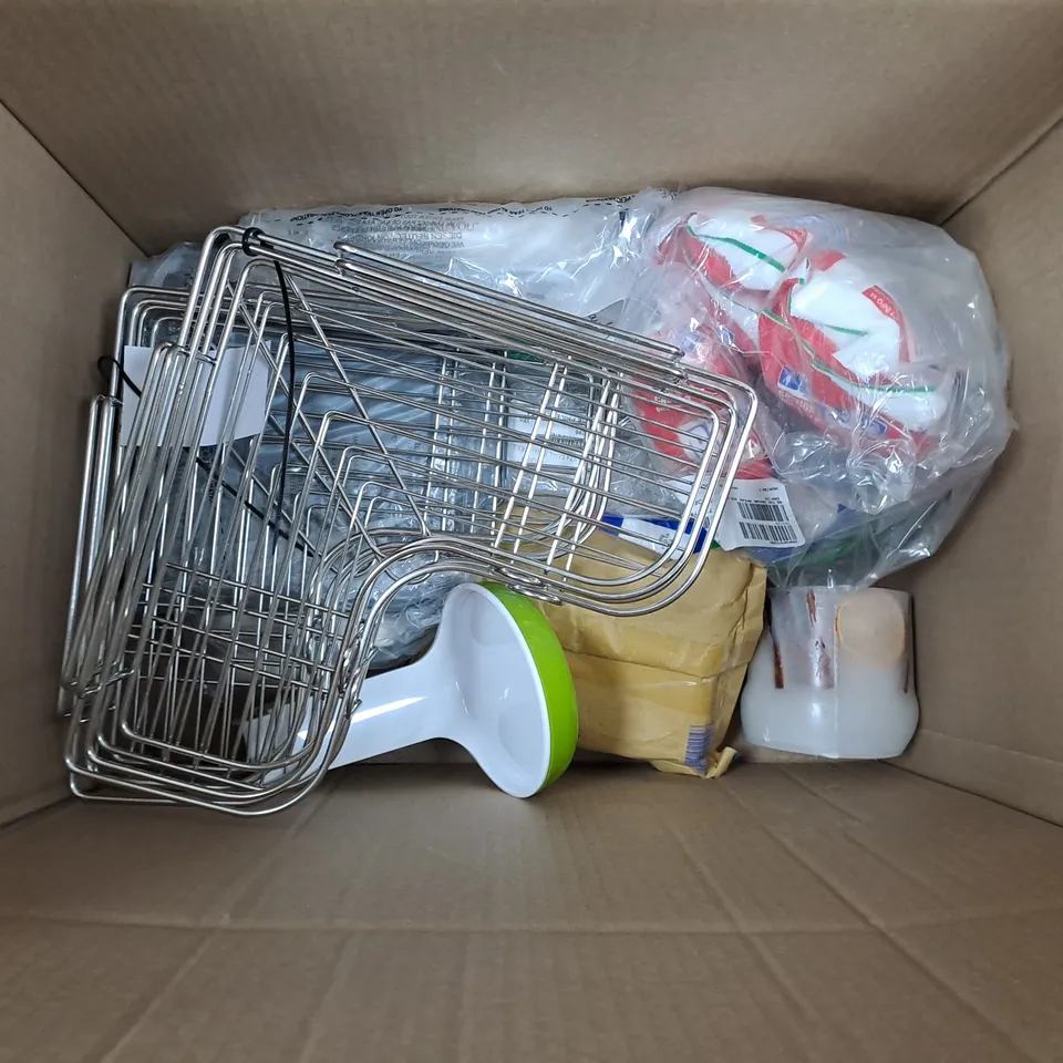 APPROXIMATELY 8 ASSORTED ITEMS TO INCLUDE HOOK SHOWER CADDY, BLOCK BLITZ, JUG, ETC