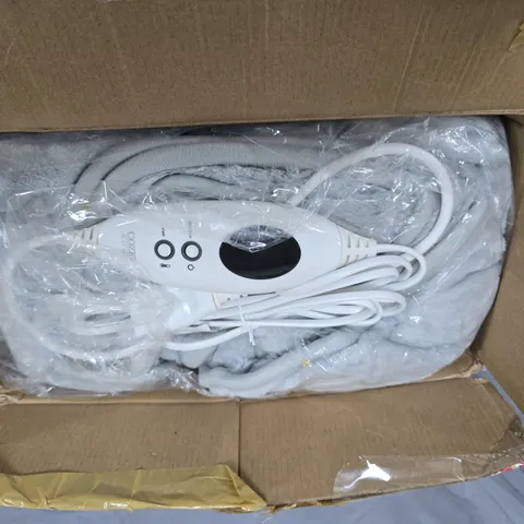 COZEE HOME FAMILY SIZED FAUX FUR AND VELVETSOFT HEATED THROW