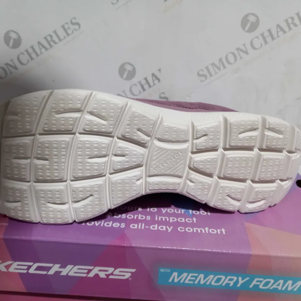 BOXED PAIR OF SKECHERS MEMORY FOAM TRAINERS IN PURPLE UK SIZE 6