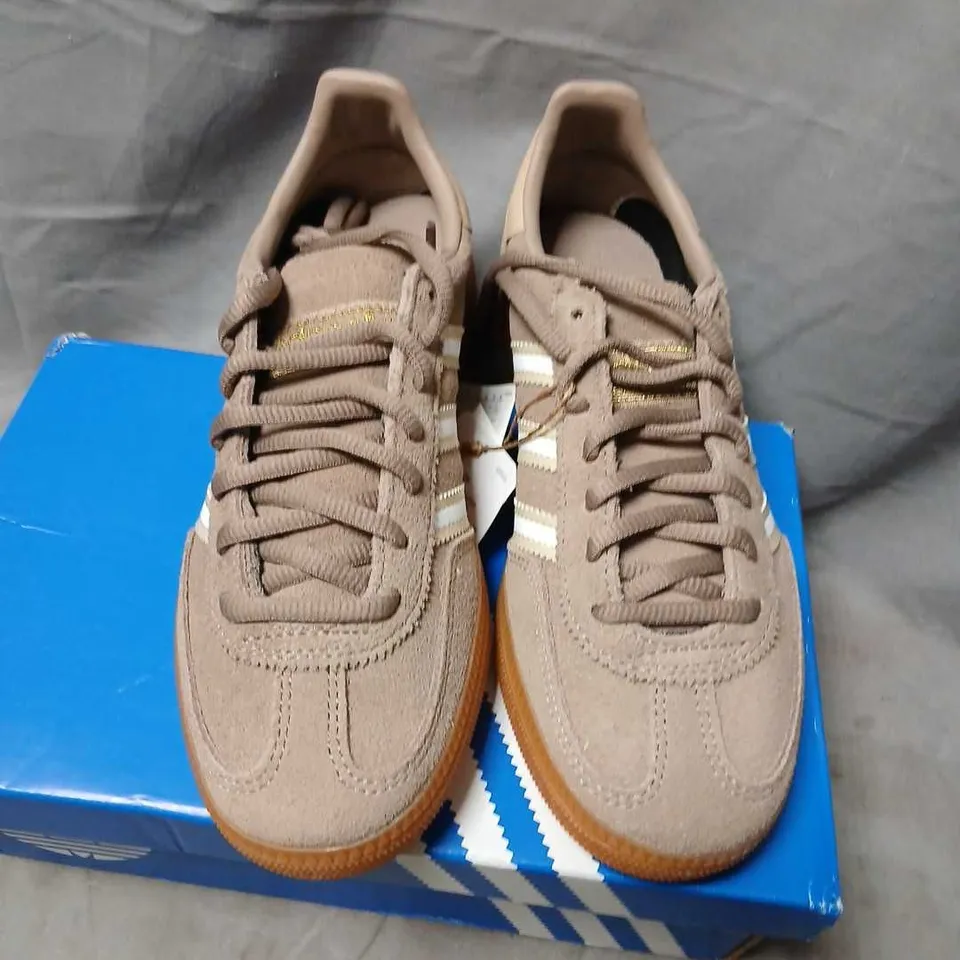 ADIDAS HANDBALL SPEZIAL J BROWN SUEDE TRAINERS – UK 3 (US 3.5, EU 35 1/2)