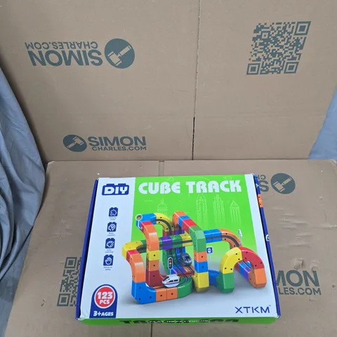 DIY CUBE TRACK CONSTRUCTION TOY – 123 PIECES, BOXED
