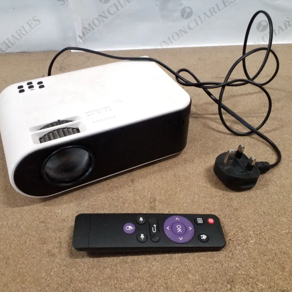 BOXED HD WIRELESS PROJECTOR 