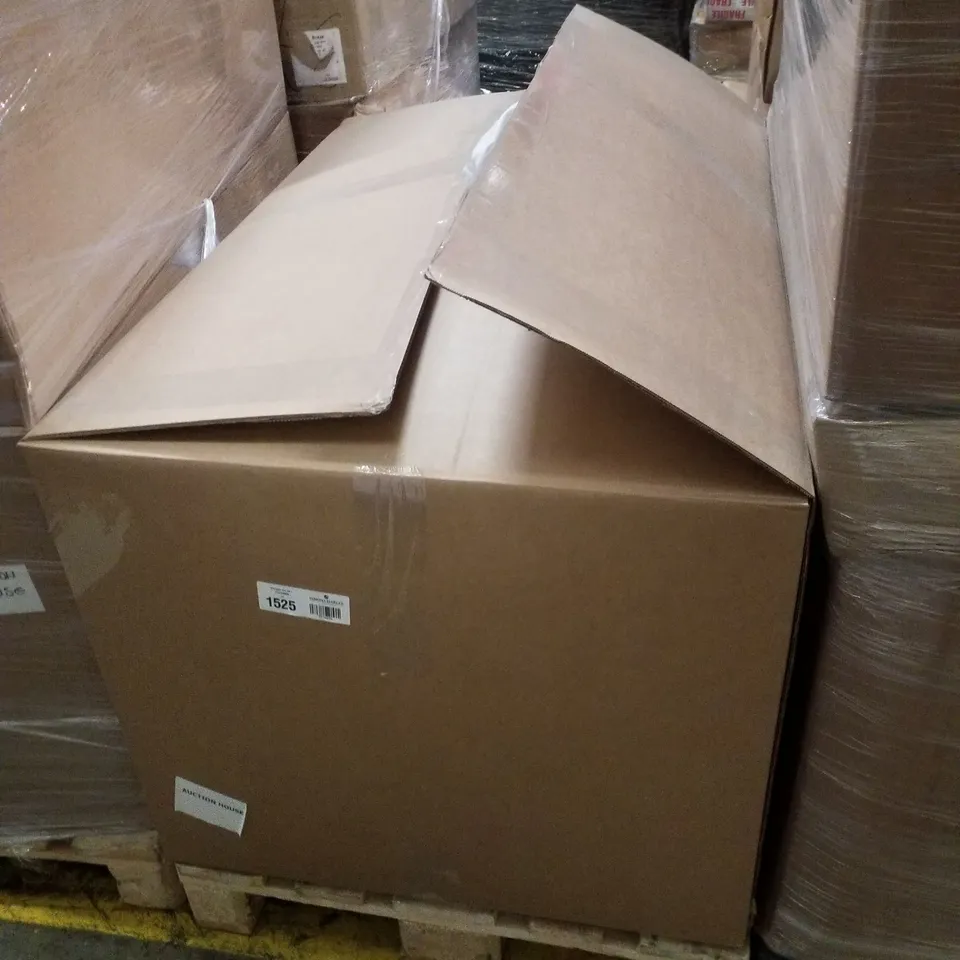 PALLET CONTAINING ASSORTED BEDDING INCLUDING PILLOWS