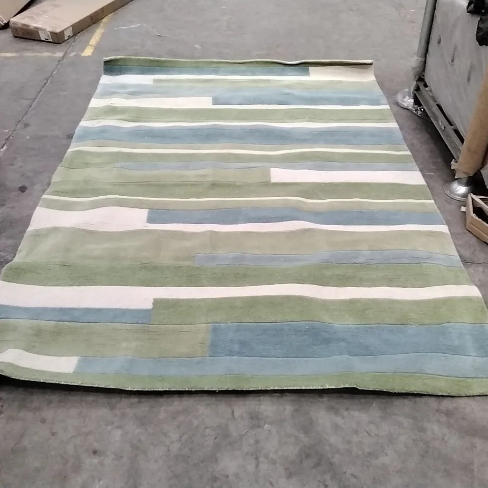 QUALITY DESIGNER AREA RUG - APPROXIMATELY 280 x 195cm