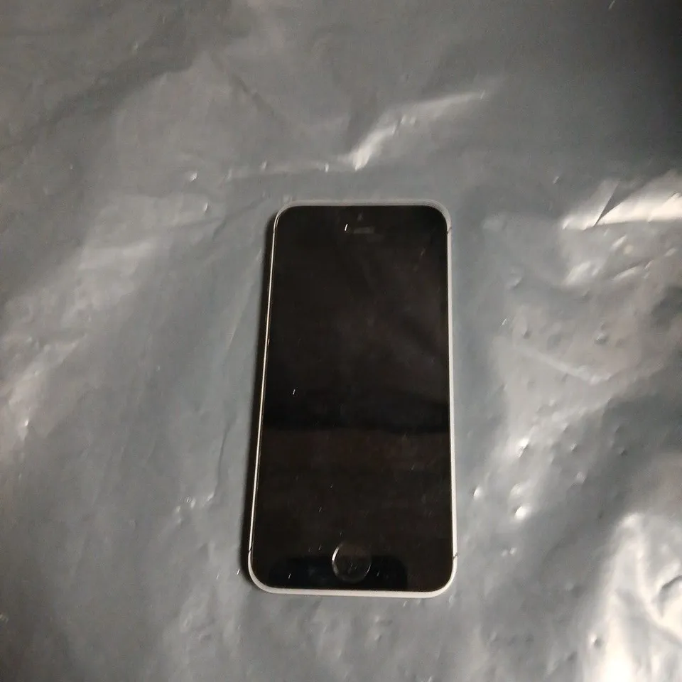 APPLE IPHONE – SILVER