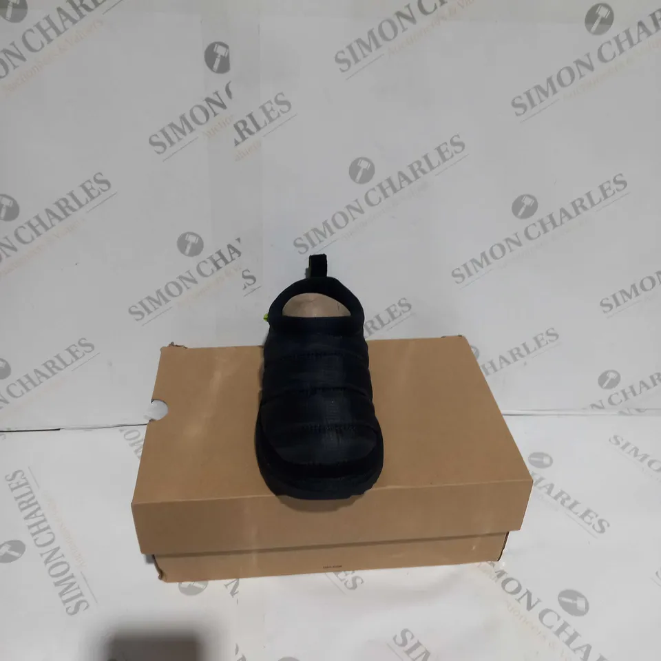 BOXED PAIR OF UGG K TASMAN SIZE UK 2