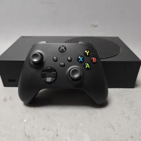 XBOX SERIES S GAMING CONSOLE IN BLACK