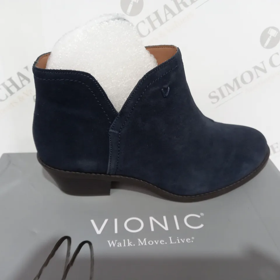  VIONIC FELICITY LIV NAVY ANKLE BOOTS SIZE 4.5