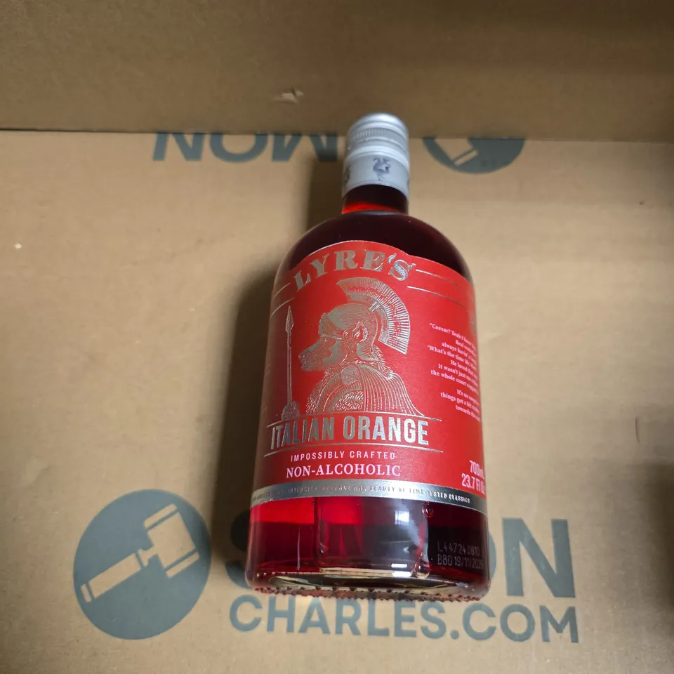 LYRE'S ITALIAN ORANGE NON-ALCOHOLIC SPIRIT – 700ML BOTTLE