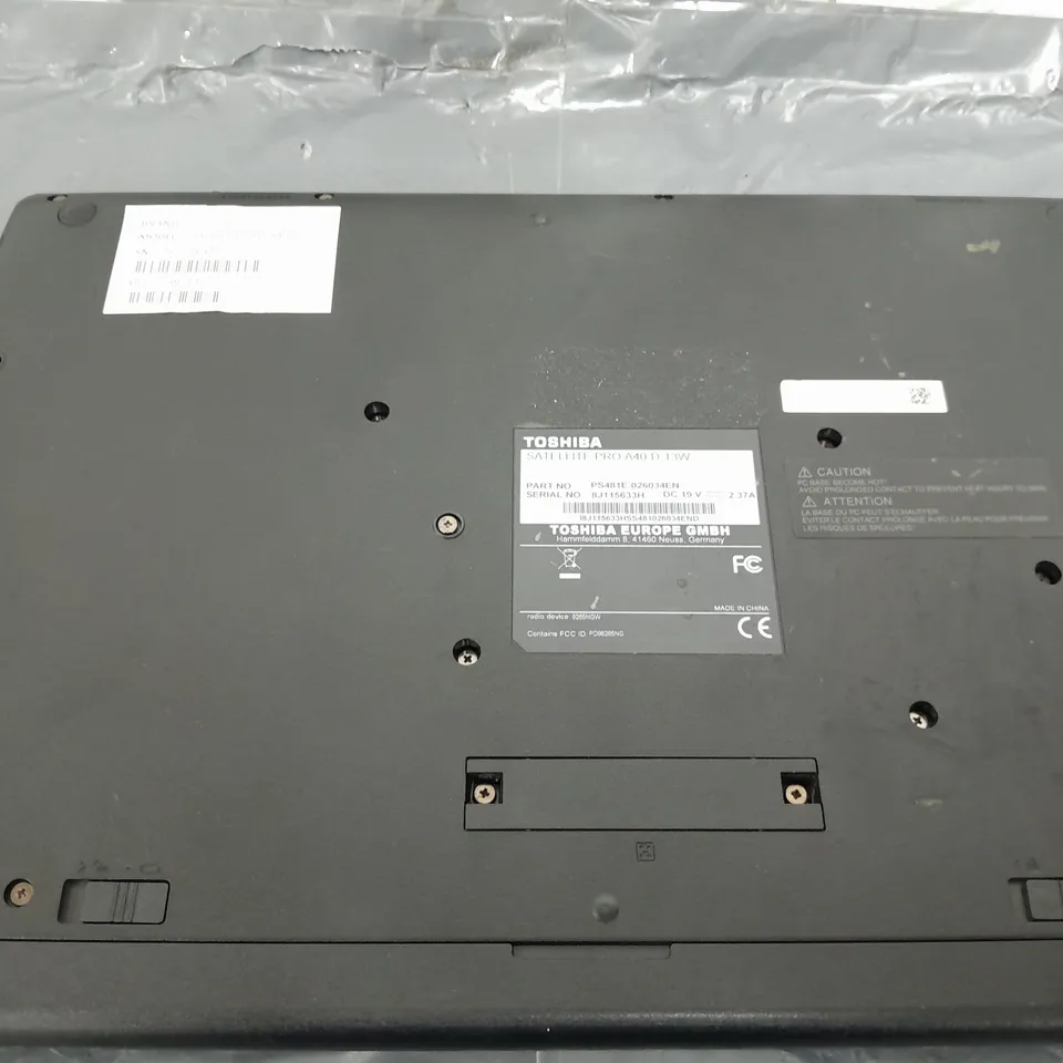 TOSHIBA SATELLITE PRO A40-D-13W