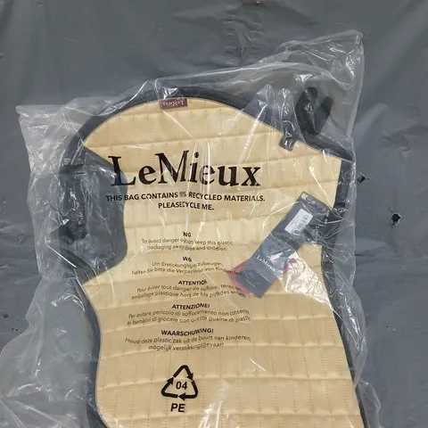 LEMIEUX SUEDE GP SQUARE MIMOSA AND YOUNG RIDER ORLAS