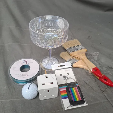APPROXIMATELY 15 ASSORTED HOUSEHOLD PRODUCTS TO INCLUDE EXTENSION PLUG, RIBBONS, PAINT BRUSHES ETC 