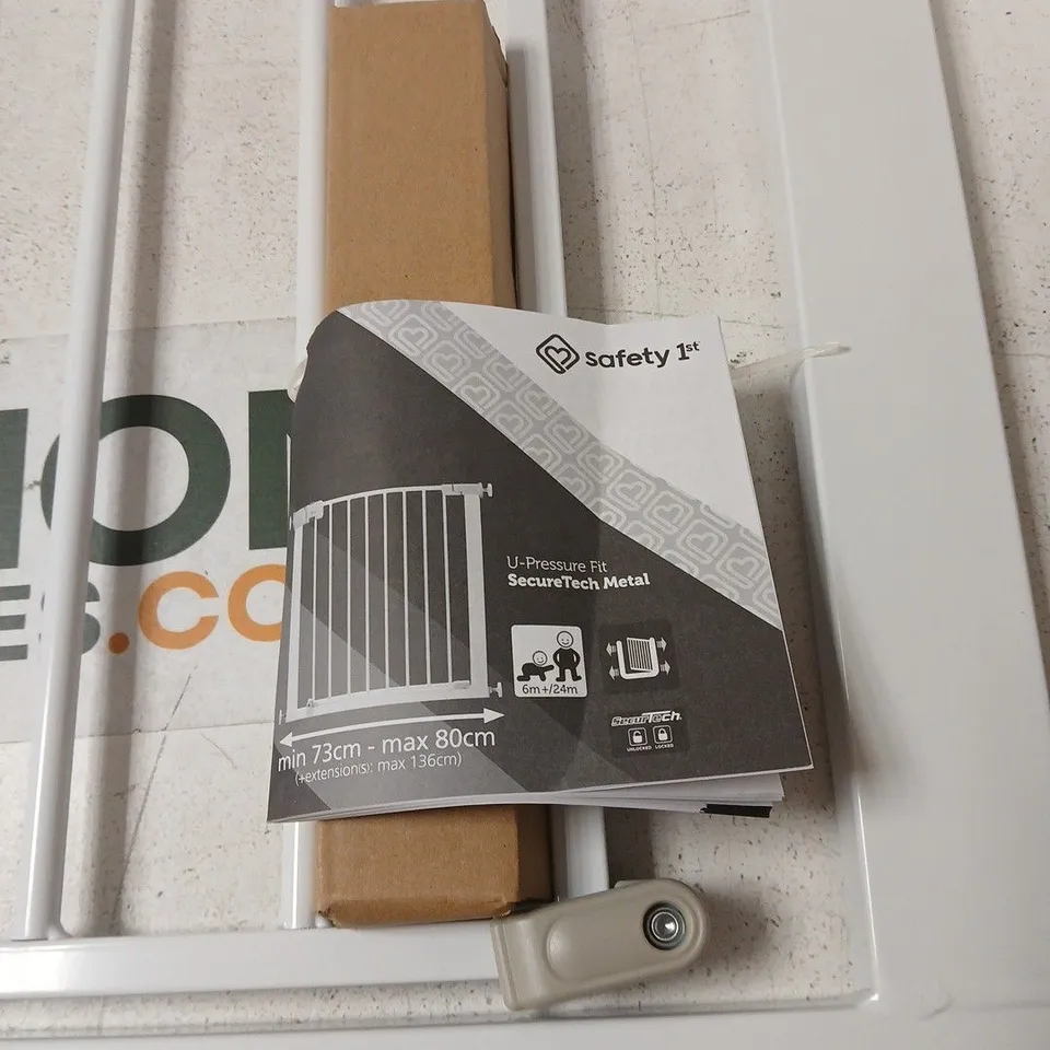 SAFETY 1ST BABY GATE – U‑PRESSURE FIT, METAL, 73–80 CM (EXTENDS TO 136 CM)