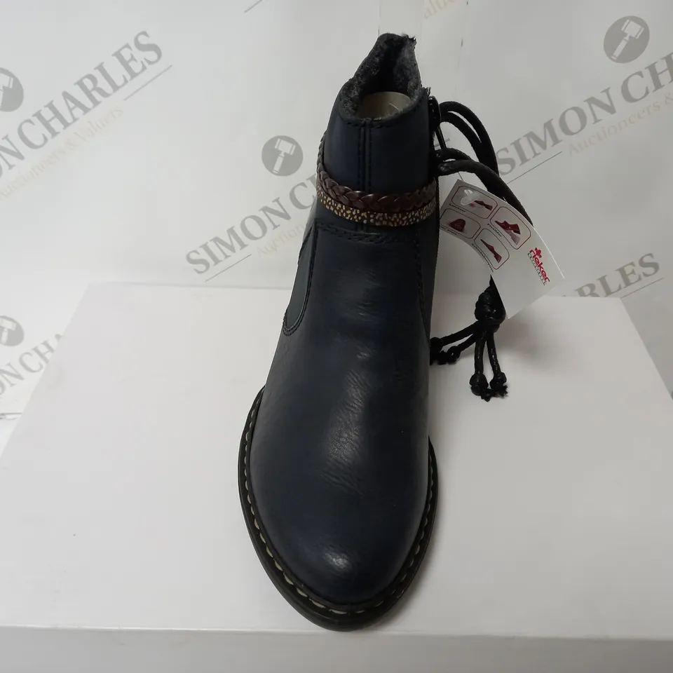 BOXED PAIR RIEKER ANKLE BOOTS WITH TASSLE IN NAVY, UK SIZE 5