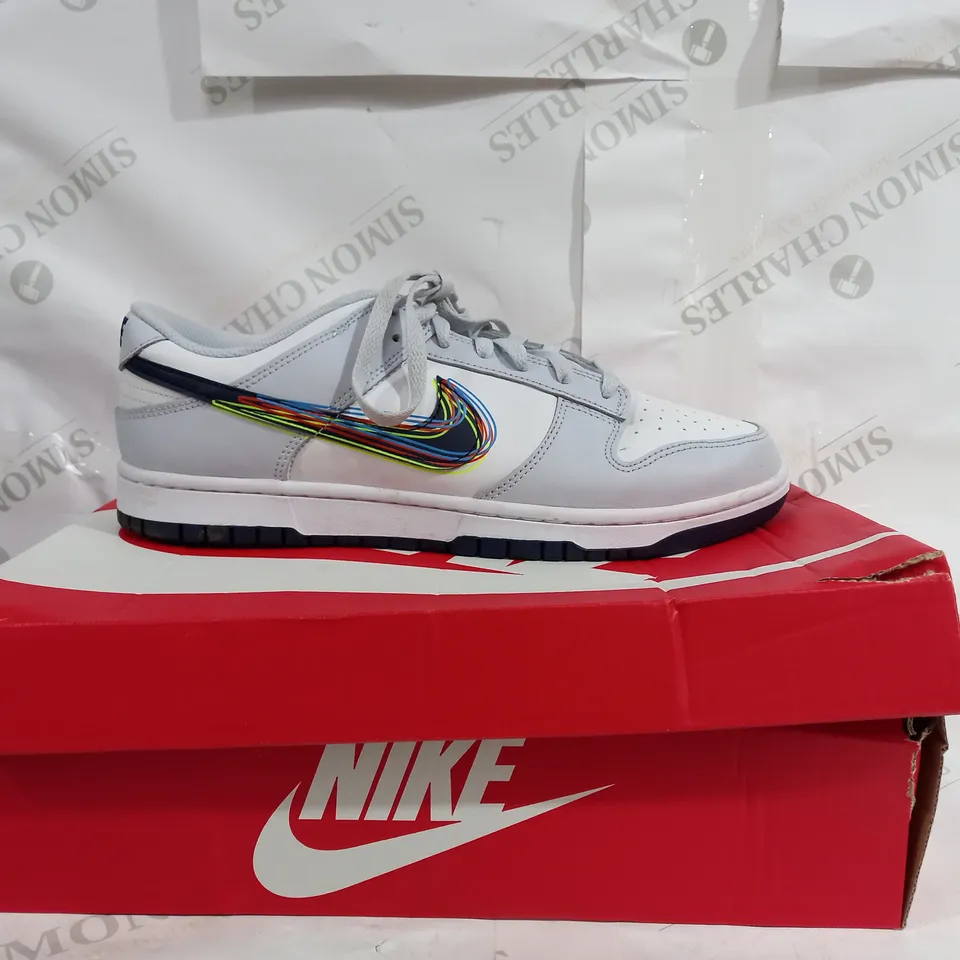 PAIR OF NIKE DUNK LOWS IN GREY/WHITE - UK SIZE 11