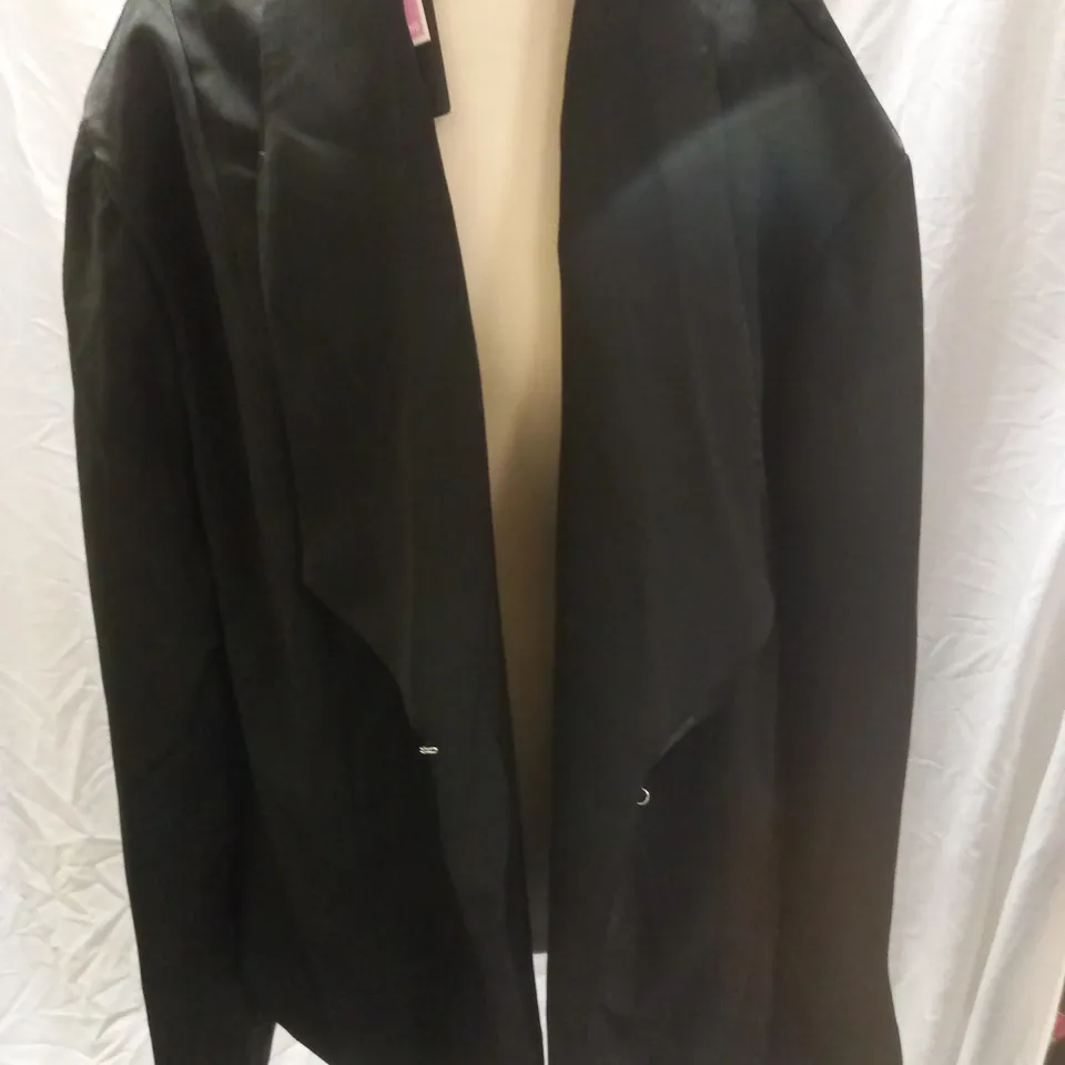 PRETTYLITTLETHING AVANI PLUS SUIT JACKET, BLACK - SIZE 28