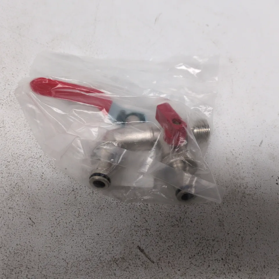 TOTE OF APPROXIMATELY 15 X FAUCET