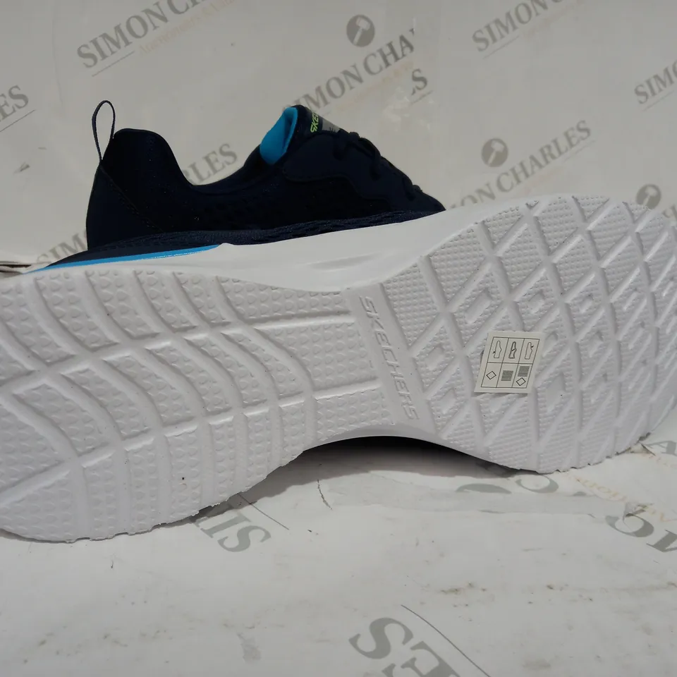 SKETCHERS LITE-WEIGHT SKETCH AIR TRAINERS - UK SIZE 11 