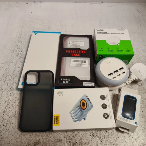 APPROXIMATELY 12 ASSORTED ELECTRICAL ITEMS TO INCLUDE BELKIN WALL CHARGER, POWER BANK, ANKER CHARGER, ETC