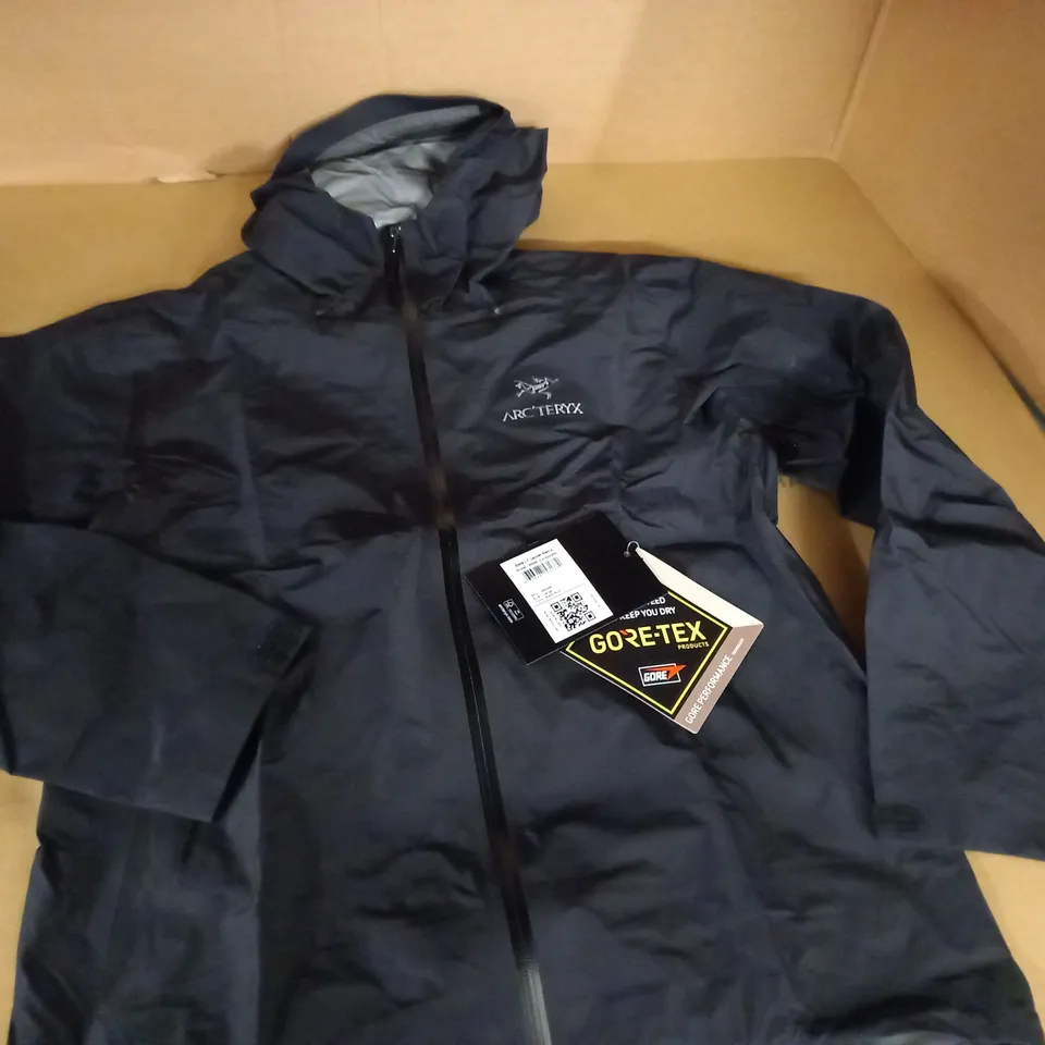 ARCTERYX GORETEX LIGHTWEIGHT JACKET - LARGE