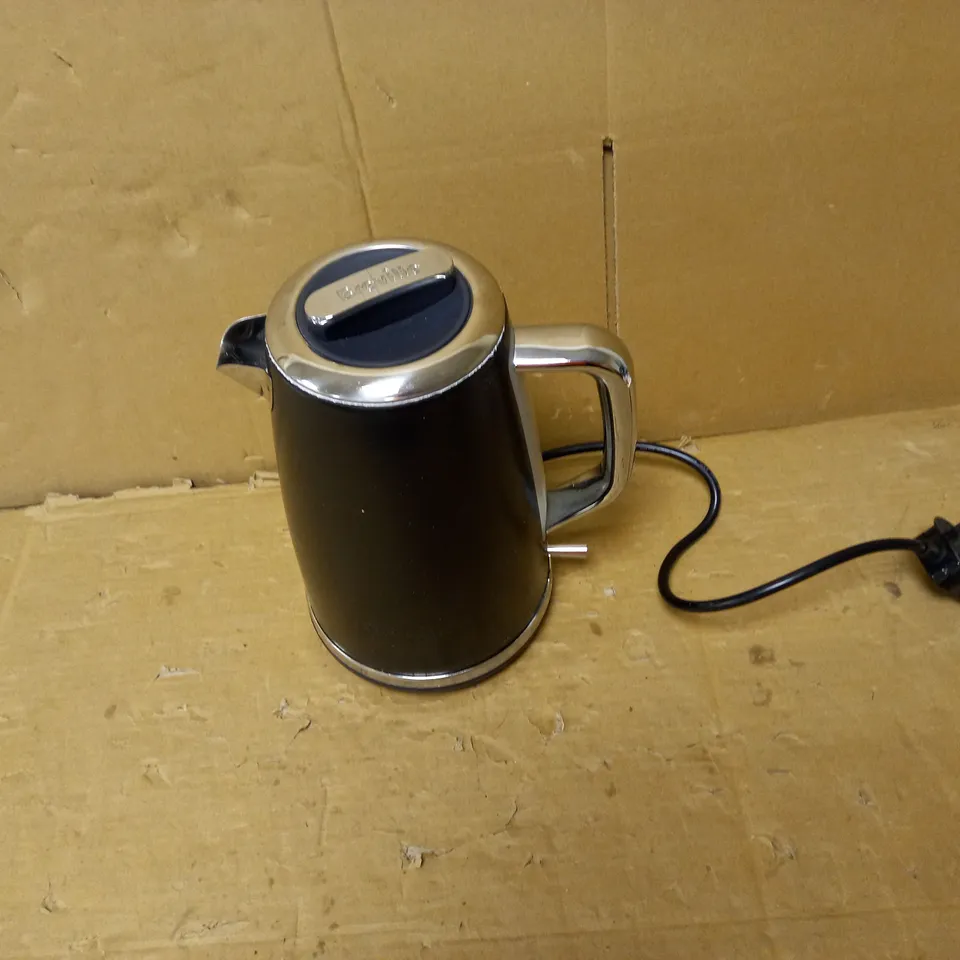 BREVILLE BLACK/SILVER KETTLE 