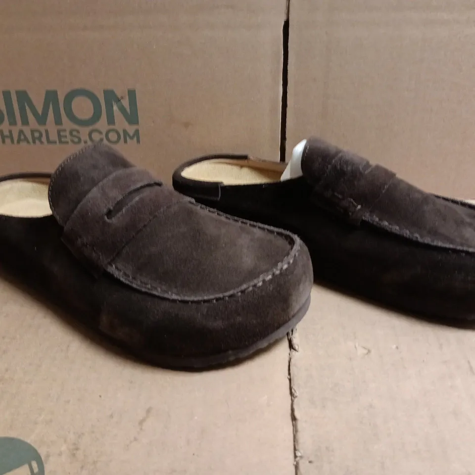 BOXED PAIR OF SNOWIND LOAFERS IN BROWN SIZE EU 41